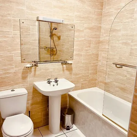Serviced Lettings - Beaufort Court 아파트 *