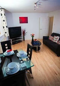 아파트 Serviced Lettings - Beaufort Court 브리스틀