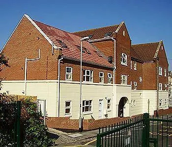 Serviced Lettings - Beaufort Court *