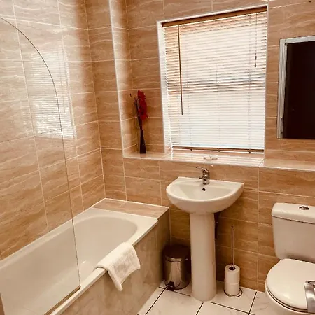 Serviced Lettings - Beaufort Court Daire Bristol