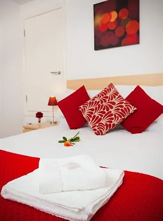 Serviced Lettings - Beaufort Court * Bristol