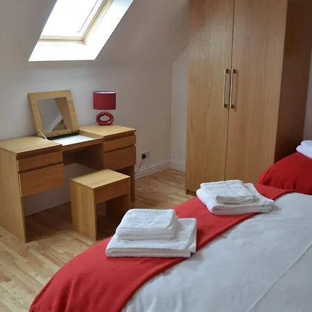 Serviced Lettings - Beaufort Court Daire Bristol