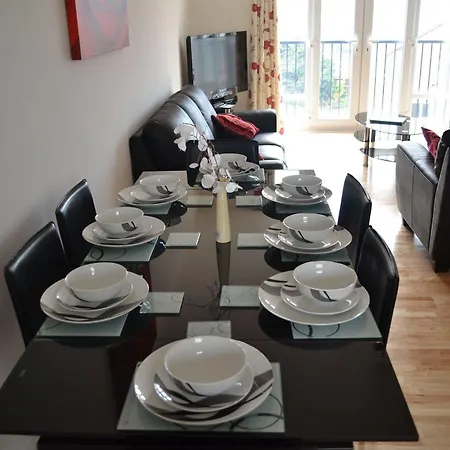 Serviced Lettings - Beaufort Court * Bristol